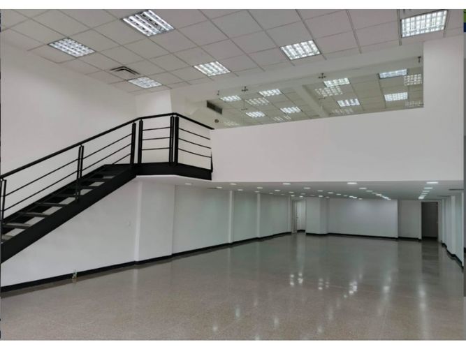 Oficina en arriendo en Cristo Rey, Medellín, 316 m² · foto 4 de 8
