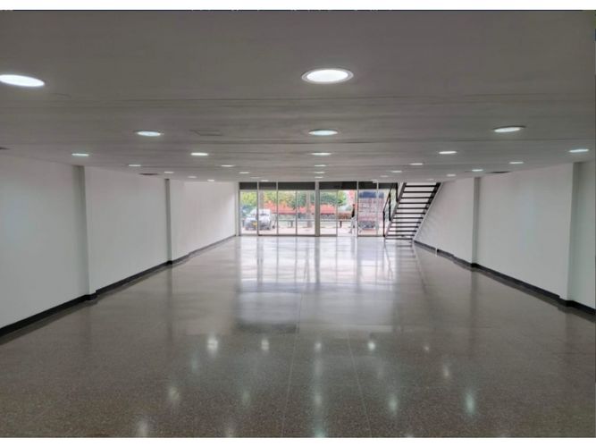 Oficina en arriendo en Cristo Rey, Medellín, 316 m² · foto 7 de 8