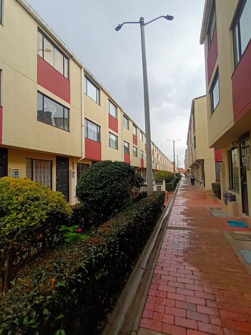 Casa de 4 alcobas en venta en Ub. Prados De San Andres, Funza, 80 m² · foto 16 de 17