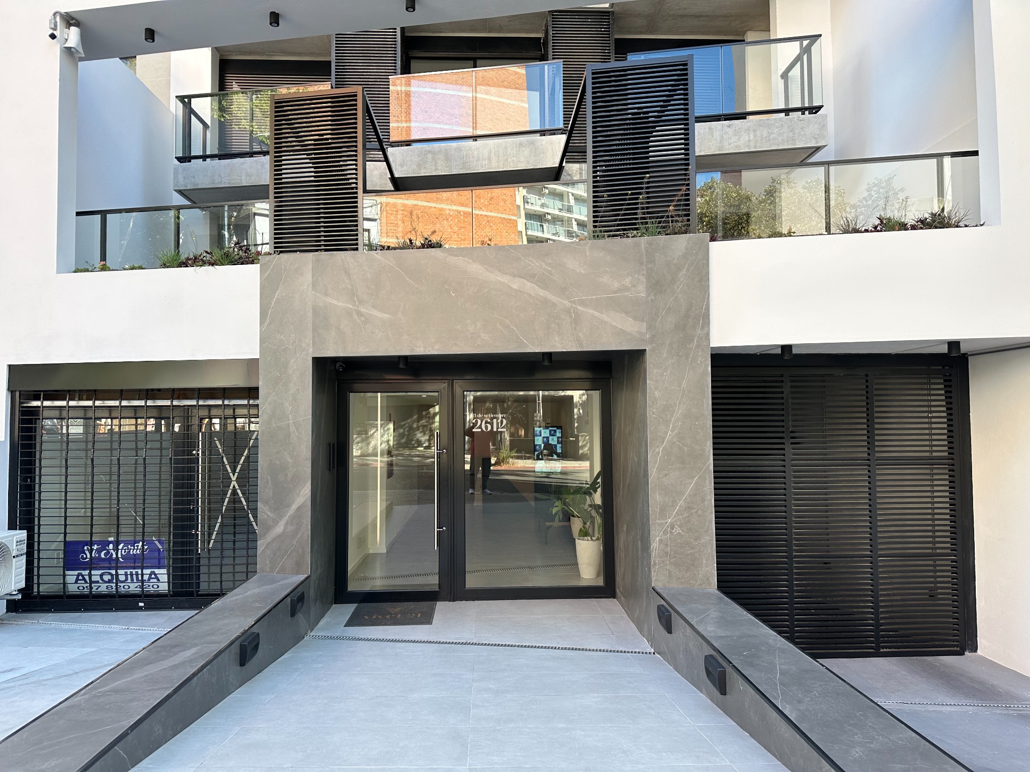 Exclusivo Monoambiente con Terraza Privada en el Corazón de Punta Carretas. - Widok 2
