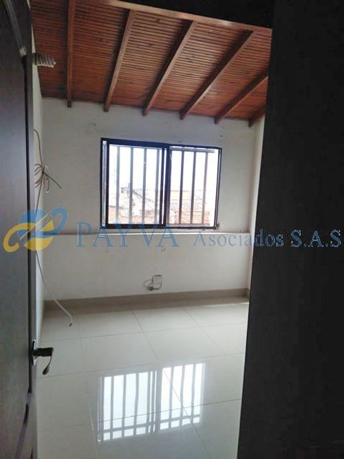 Casa de 4 alcobas en venta en San Miguel, Medellín, 130 m² · foto 11 de 17