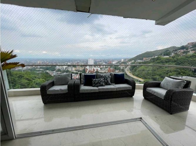 Apartamento de 3 alcobas en venta en Bellavista, Cali, 378 m² · foto 3 de 24