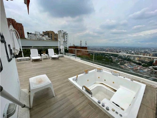 Apartamento de 3 alcobas en venta en Bellavista, Cali, 378 m² · foto 4 de 24