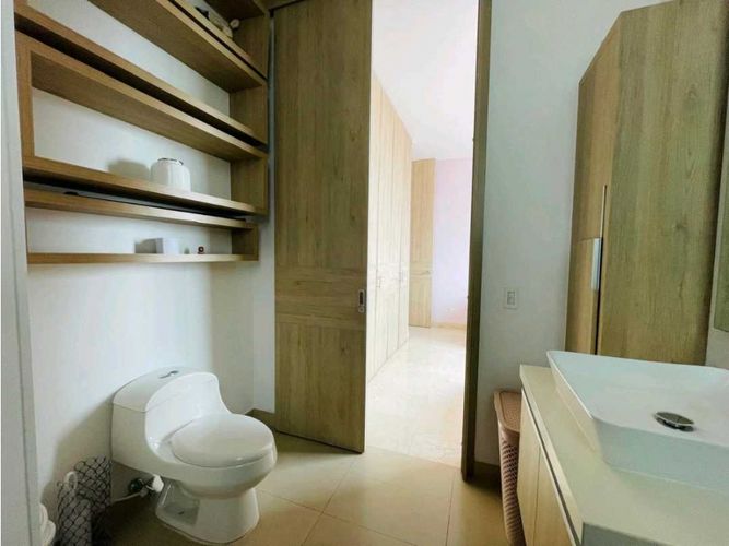 Apartamento de 3 alcobas en venta en Bellavista, Cali, 378 m² · foto 23 de 24