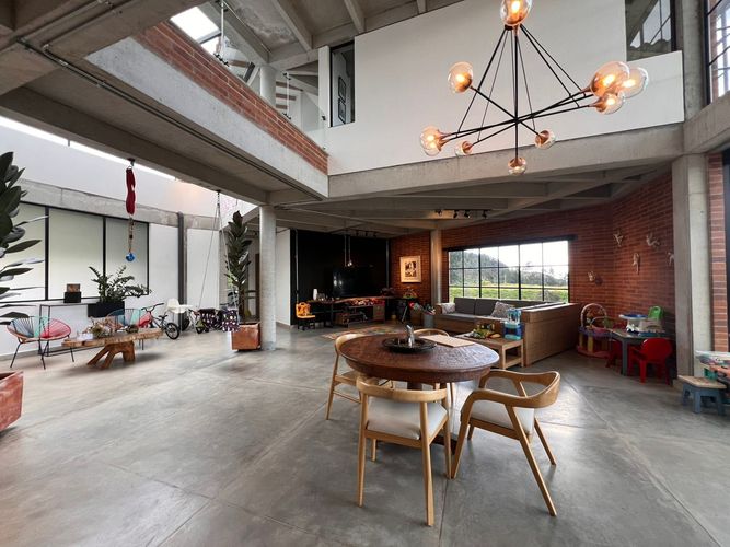 Casa de 4 alcobas en venta en La Ceja, 420 m² · foto 2 de 18