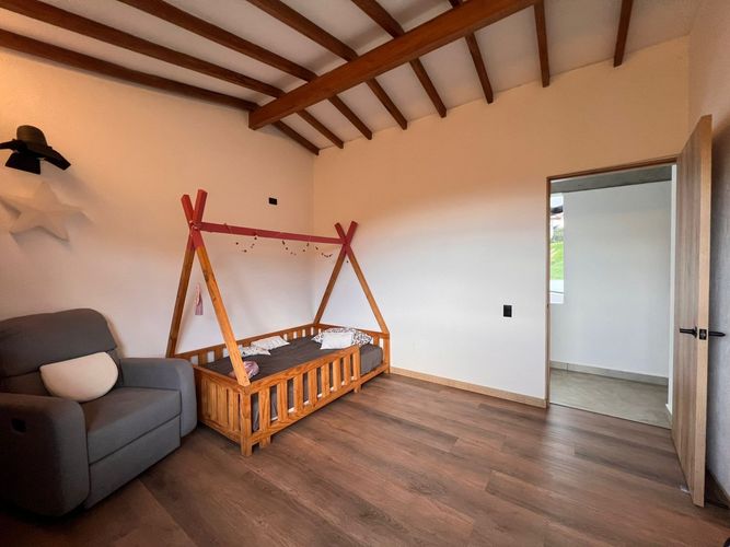 Casa de 4 alcobas en venta en La Ceja, 420 m² · foto 11 de 18