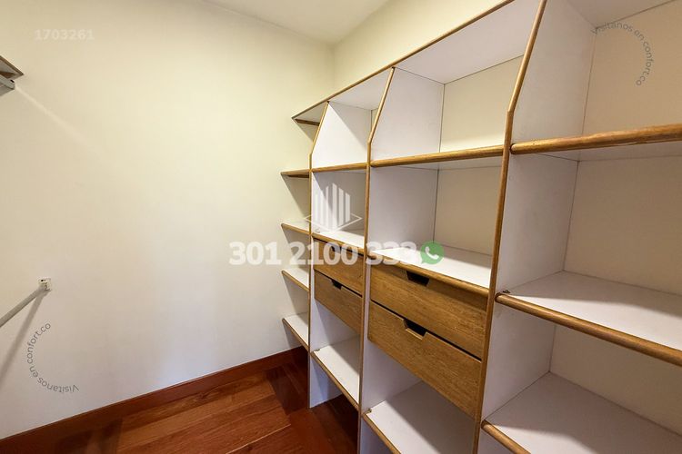 Apartamento de 3 alcobas en arriendo en Los Parra, Medellín, 175 m² · foto 23 de 24
