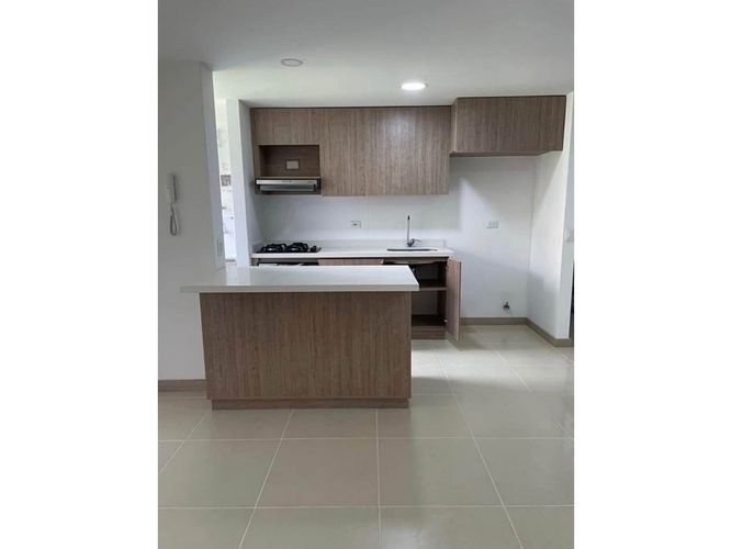 Apartamento de 3 alcobas en venta en San Joaquin, Sabaneta, 64 m² · foto 2 de 14
