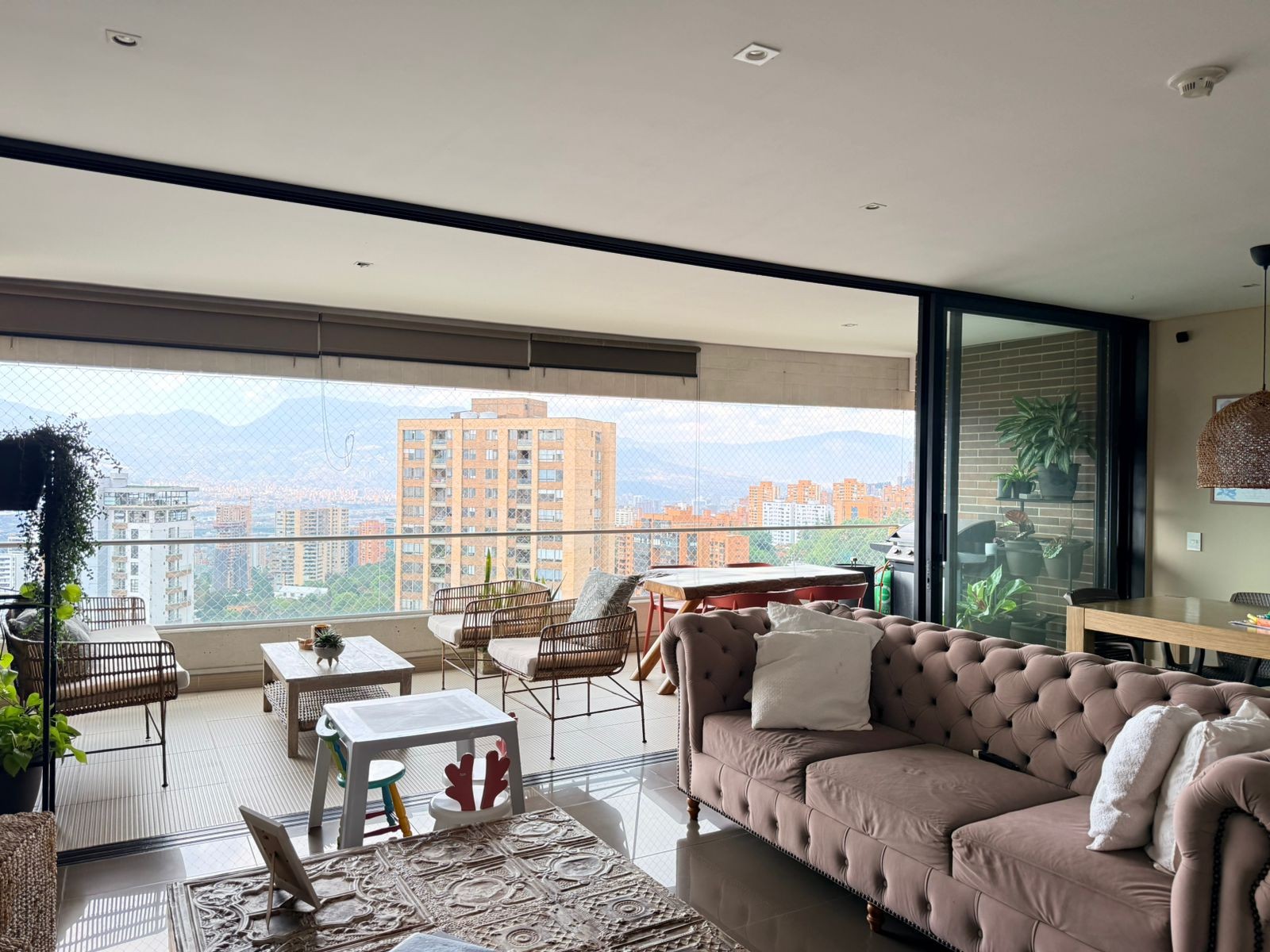 Apartamento en arriendo en El Poblado, Medellín · foto 2 de 17