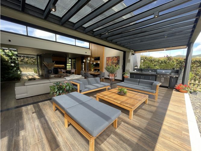 Casa de 4 alcobas en venta en Las Palmas, Envigado, 418 m² · foto 12 de 24