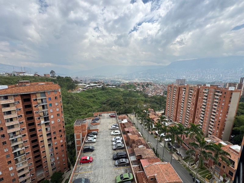 Apartamento en venta en Rodeo Alto, Medellín · foto 9 de 12