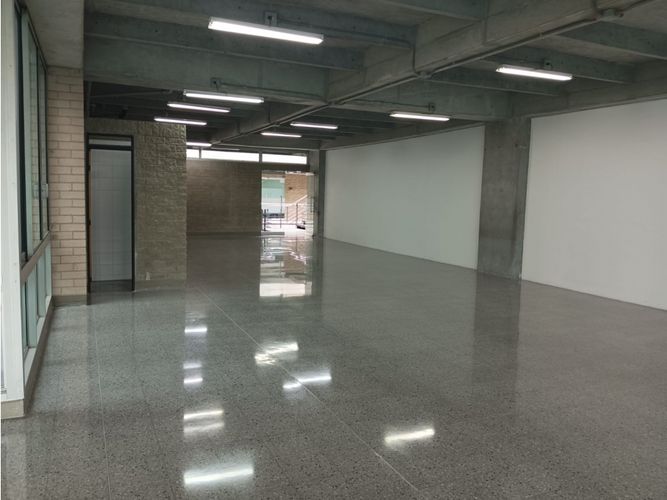 Oficina en arriendo en La Aguacatala, Medellín, 215 m² · foto 5 de 7