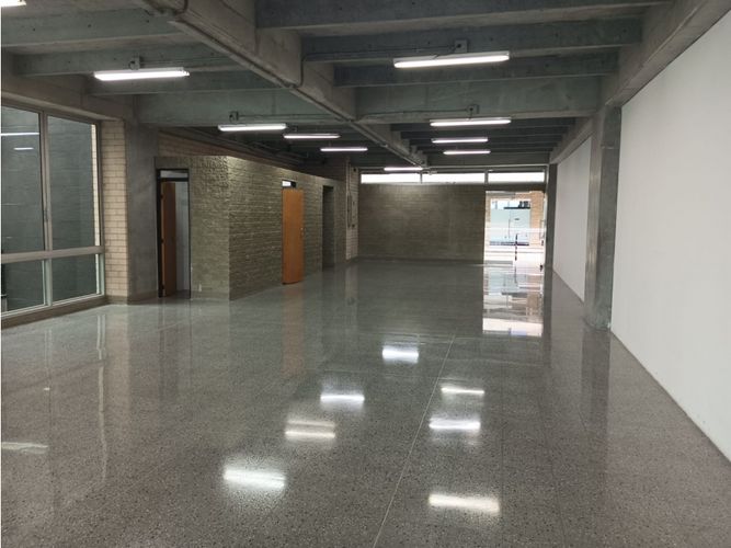 Oficina en arriendo en La Aguacatala, Medellín, 215 m² · foto 6 de 7