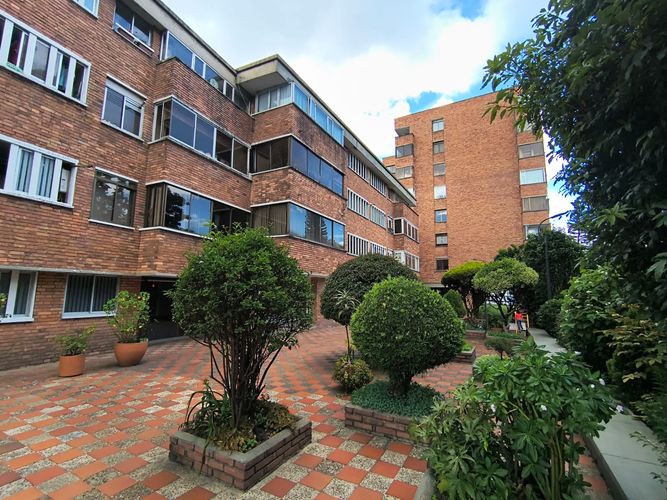 Apartamento de 3 alcobas en venta en Acevedo Tejada, Bogotá, 125 m² · foto 2 de 13