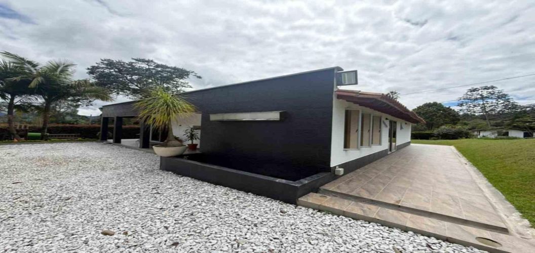Casa de 4 alcobas en venta en El Tambo, La Ceja, 200 m² · foto 16 de 23
