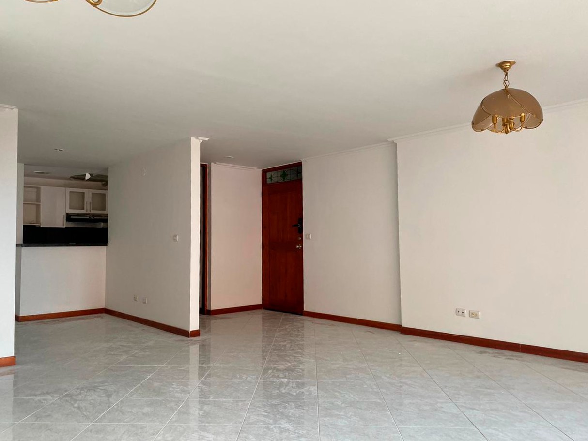 Apartamento en arriendo en Loma Benedictinos, Envigado · foto 4 de 14
