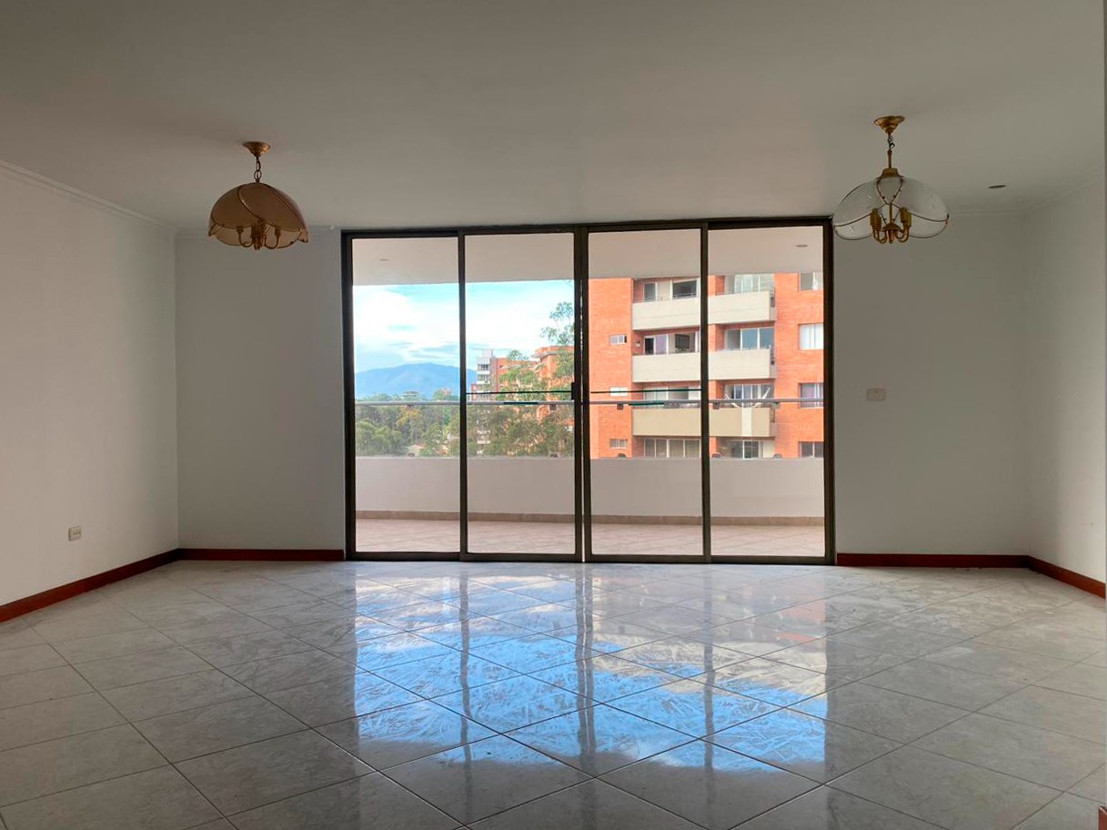 Apartamento en arriendo en Loma Benedictinos, Envigado · foto 3 de 14