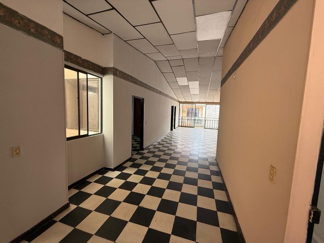 Casa de 8 alcobas en venta en El Guabal, Cali, 462 m² · foto 18 de 24