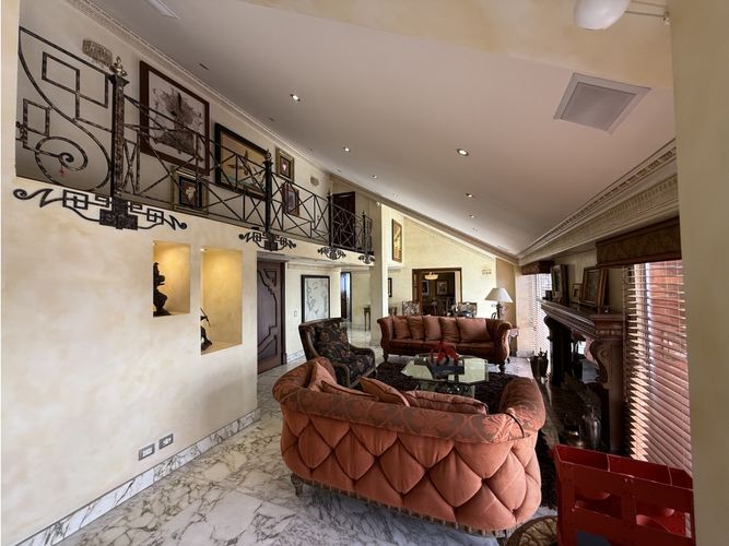 Apartamento de 4 alcobas en venta en Chapinero, Bogotá, 255 m² · foto 2 de 21