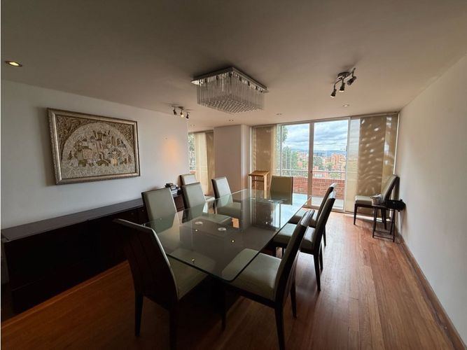 Apartamento de 4 alcobas en venta en Los Rosales, Bogotá, 650 m² · foto 2 de 24
