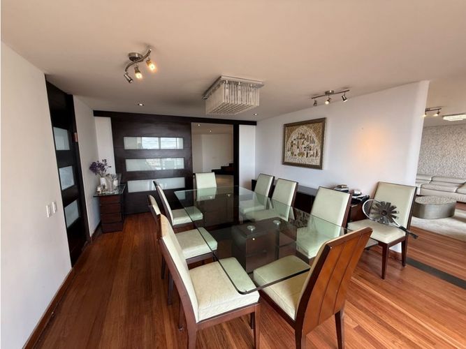 Apartamento de 4 alcobas en venta en Los Rosales, Bogotá, 650 m² · foto 3 de 24