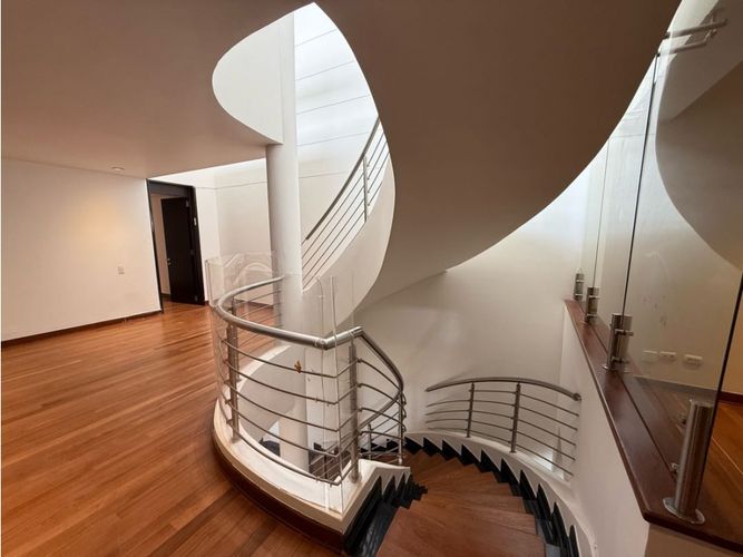 Apartamento de 4 alcobas en venta en Los Rosales, Bogotá, 650 m² · foto 16 de 24