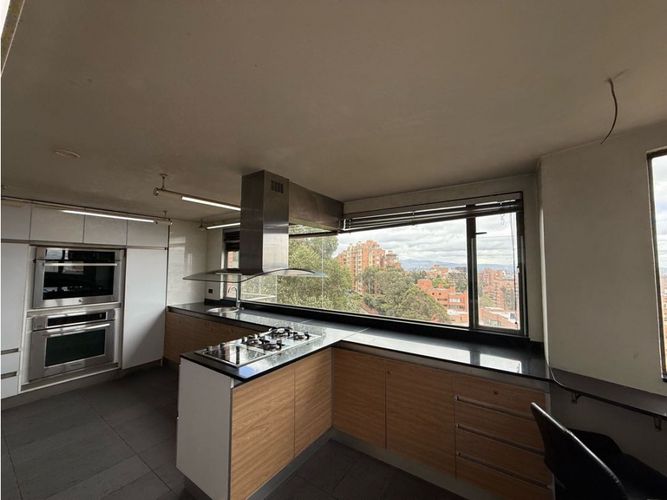 Apartamento de 4 alcobas en venta en Los Rosales, Bogotá, 650 m² · foto 21 de 24