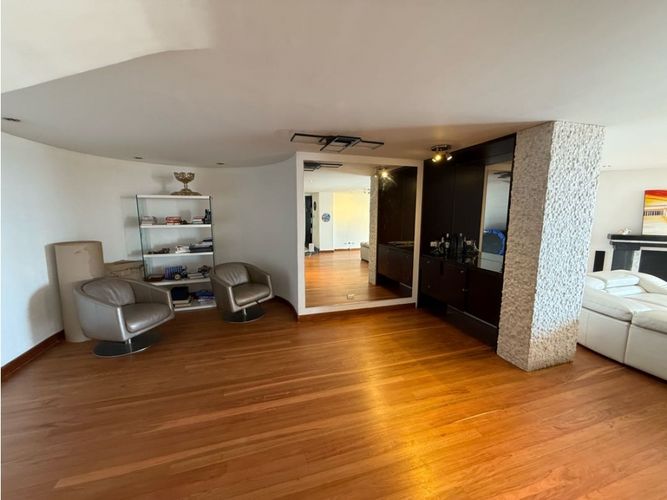Apartamento de 4 alcobas en venta en Los Rosales, Bogotá, 650 m² · foto 23 de 24