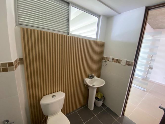 Local en venta en Abadías, Floridablanca, 90 m² · foto 18 de 18
