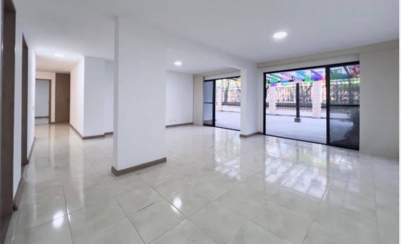 Apartamento de 3 alcobas en venta en La Flora, Cali, 206 m² · foto 2 de 24