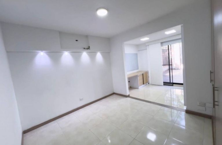 Apartamento de 3 alcobas en venta en La Flora, Cali, 206 m² · foto 22 de 24