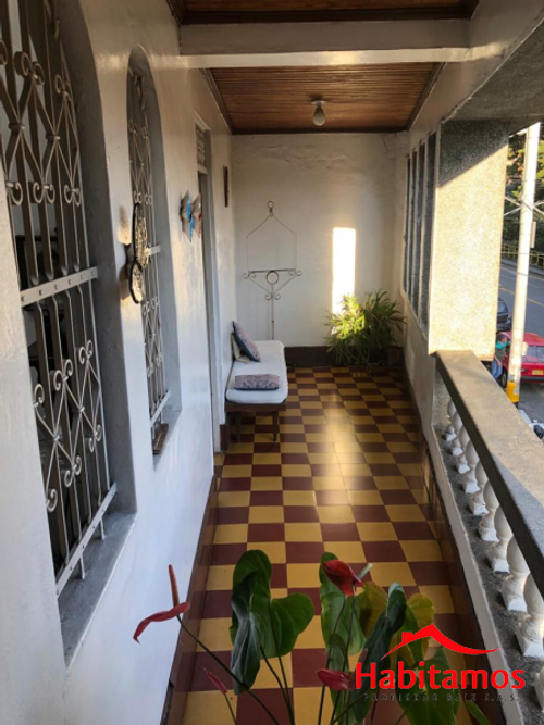 Casa de 7 alcobas en venta en Boston, Medellín, 367 m² · foto 7 de 10
