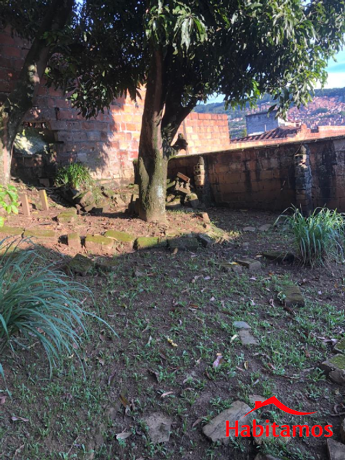 Casa de 7 alcobas en venta en Boston, Medellín, 367 m² · foto 9 de 10