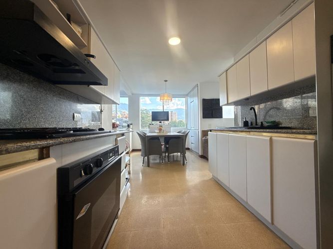 Apartamento de 3 alcobas en arriendo en El Diamante No. 2, Medellín, 250 m² · foto 5 de 15