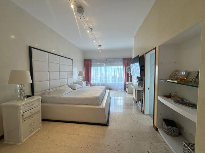 Apartamento de 3 alcobas en arriendo en El Diamante No. 2, Medellín, 250 m² · foto 7 de 15