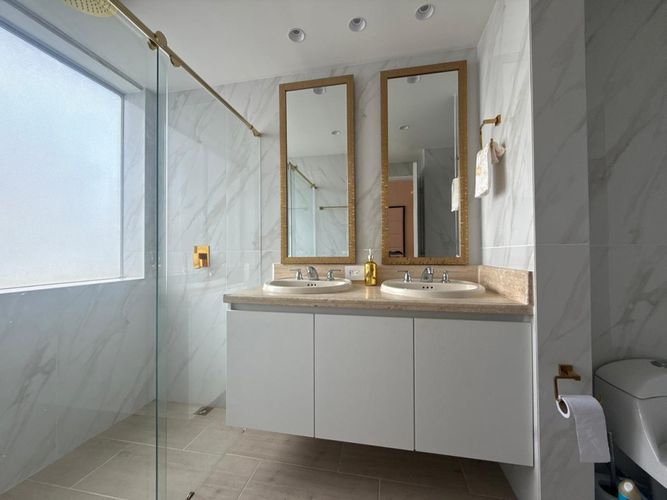 Apartamento de 3 alcobas en arriendo en El Diamante No. 2, Medellín, 250 m² · foto 9 de 15