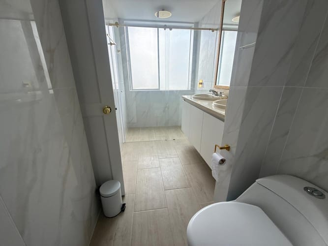 Apartamento de 3 alcobas en arriendo en El Diamante No. 2, Medellín, 250 m² · foto 11 de 15