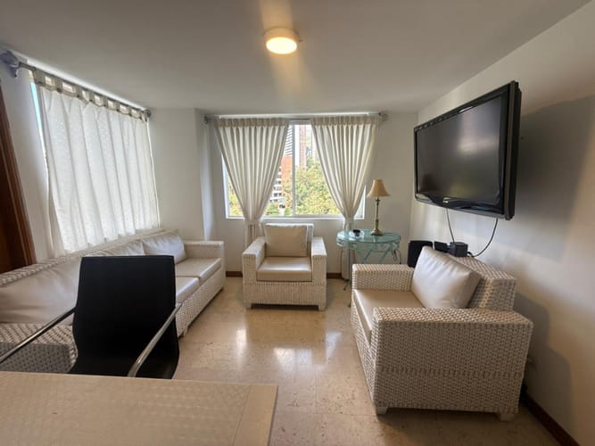 Apartamento de 3 alcobas en arriendo en El Diamante No. 2, Medellín, 250 m² · foto 12 de 15