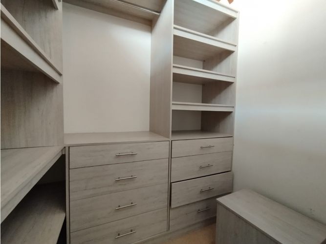 Casa de 3 alcobas en venta en El Diamante No. 2, Medellín, 229 m² · foto 12 de 24