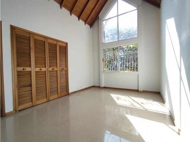 Casa de 3 alcobas en venta en El Diamante No. 2, Medellín, 229 m² · foto 15 de 24