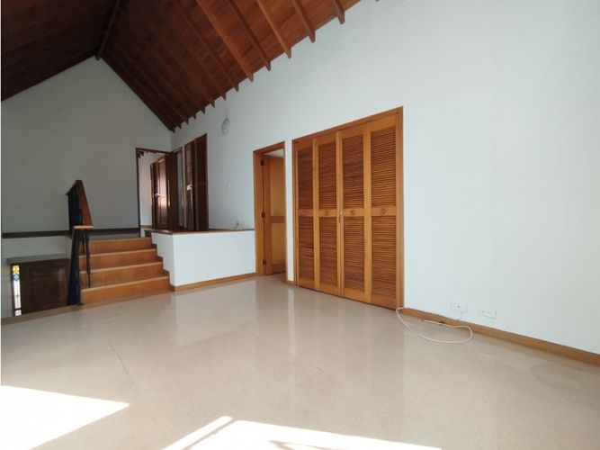 Casa de 3 alcobas en venta en El Diamante No. 2, Medellín, 229 m² · foto 18 de 24