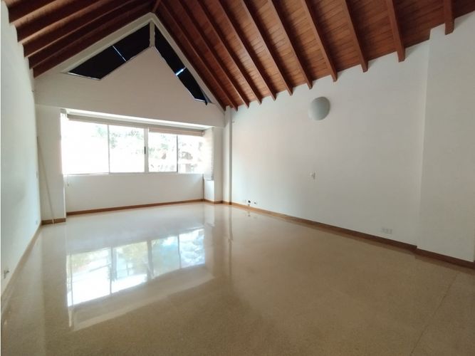 Casa de 3 alcobas en venta en El Diamante No. 2, Medellín, 229 m² · foto 19 de 24