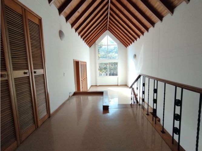Casa de 3 alcobas en venta en El Diamante No. 2, Medellín, 229 m² · foto 20 de 24