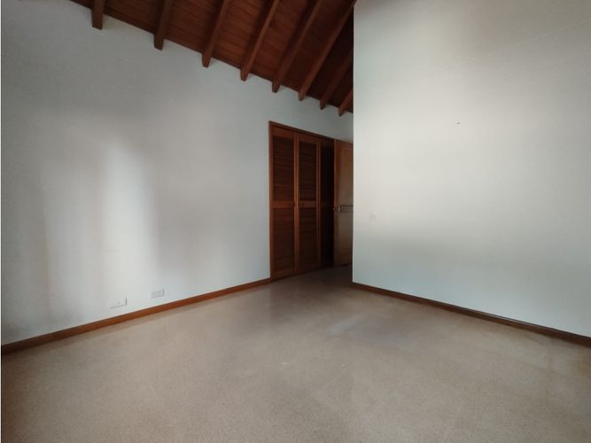 Casa de 3 alcobas en venta en El Diamante No. 2, Medellín, 229 m² · foto 21 de 24