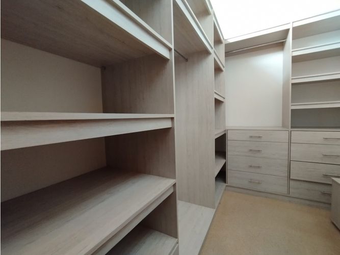 Casa de 3 alcobas en venta en El Diamante No. 2, Medellín, 229 m² · foto 23 de 24