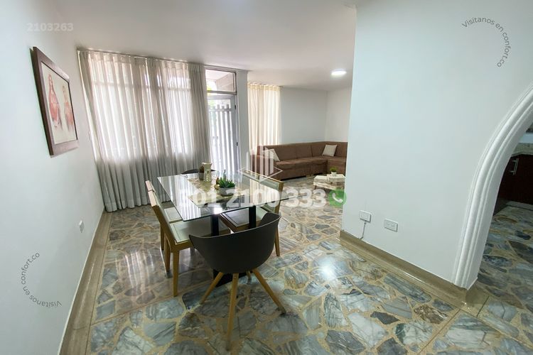 Casa de 5 alcobas en venta en Estadio, Medellín, 160 m² · foto 2 de 24