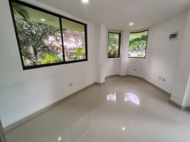 Local en arriendo en Laureles, Medellín, 18 m² · foto 9 de 13