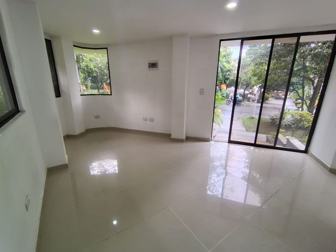 Local en arriendo en Laureles, Medellín, 18 m² · foto 3 de 13