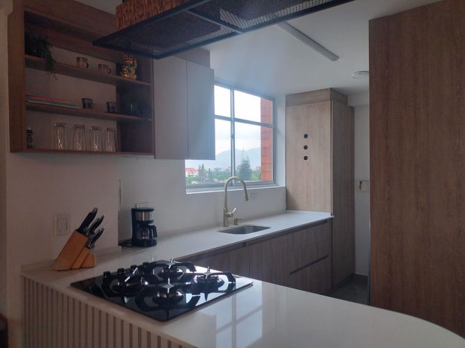 Apartamento de 2 alcobas en arriendo en El Poblado, Medellín, 75 m² · foto 4 de 16