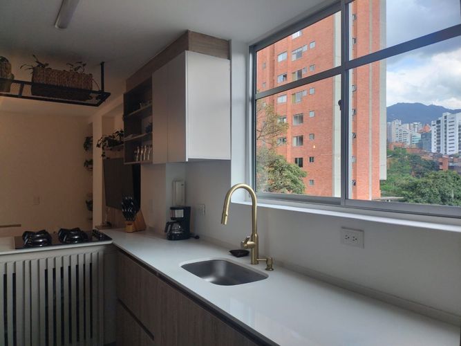 Apartamento de 2 alcobas en arriendo en El Poblado, Medellín, 75 m² · foto 5 de 16